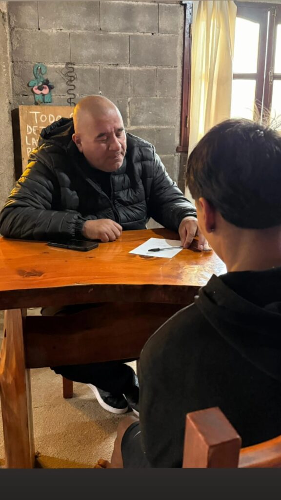 La Cooperativa de Anisacate gestionó una prótesis de meniscos para un adolescente de Los Chañaritos