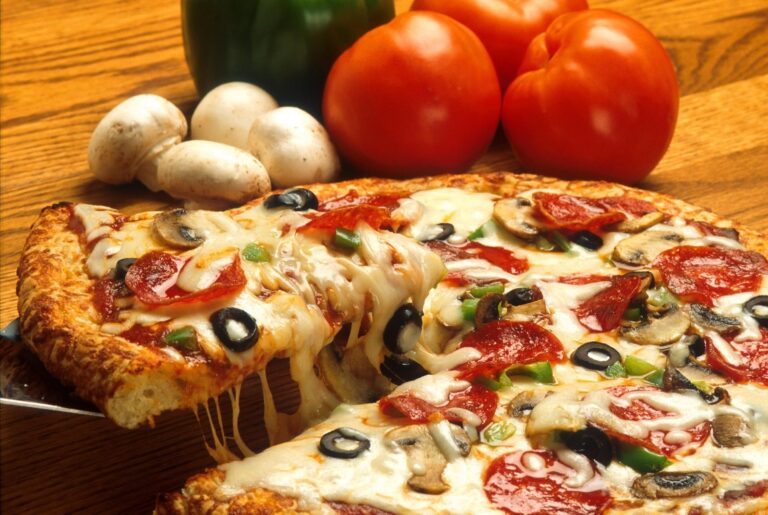 Invitan a pizzerías a participar de una nueva edición de la Noche de las Pizzas 2×1