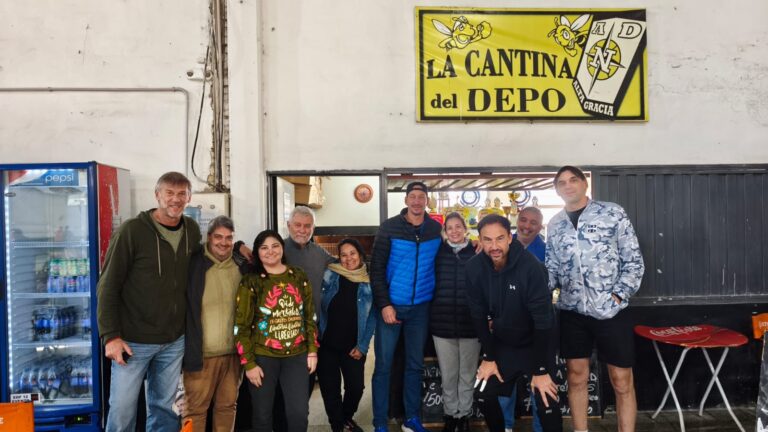 Visita de lujo en Deportivo Norte durante el Torneo de Master Vóley del Centro
