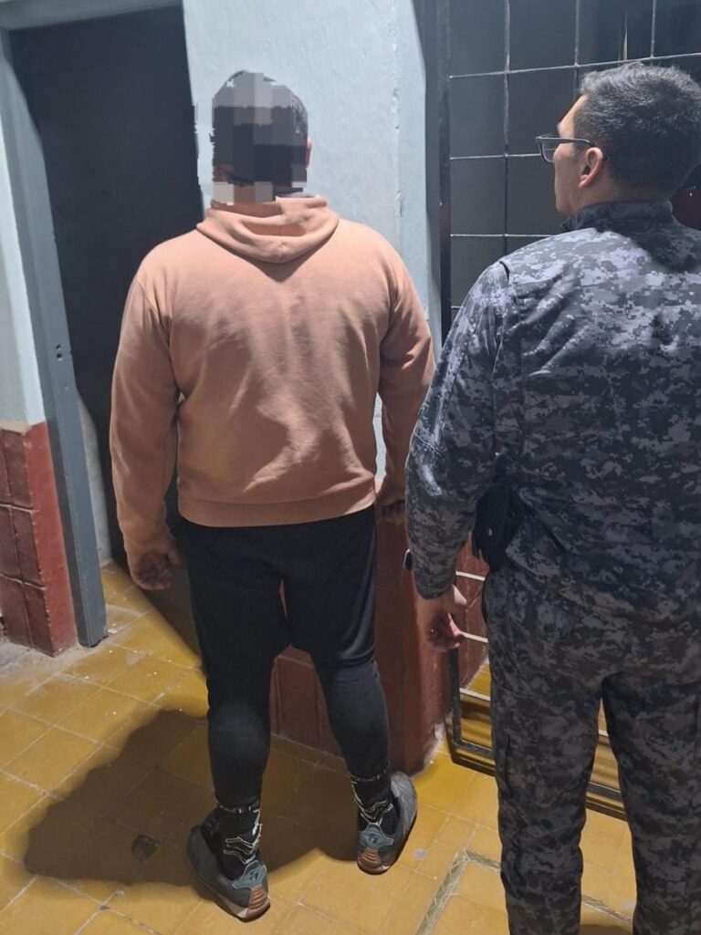 Una pelea vecinal por un perro terminó con un hombre tras las rejas