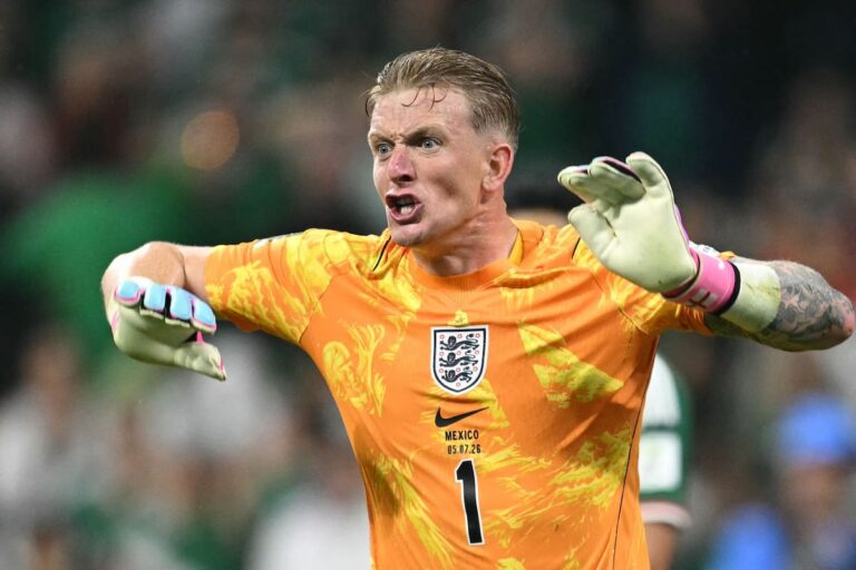 El “machete” del arquero inglés que hizo reír a Messi y a la Selección