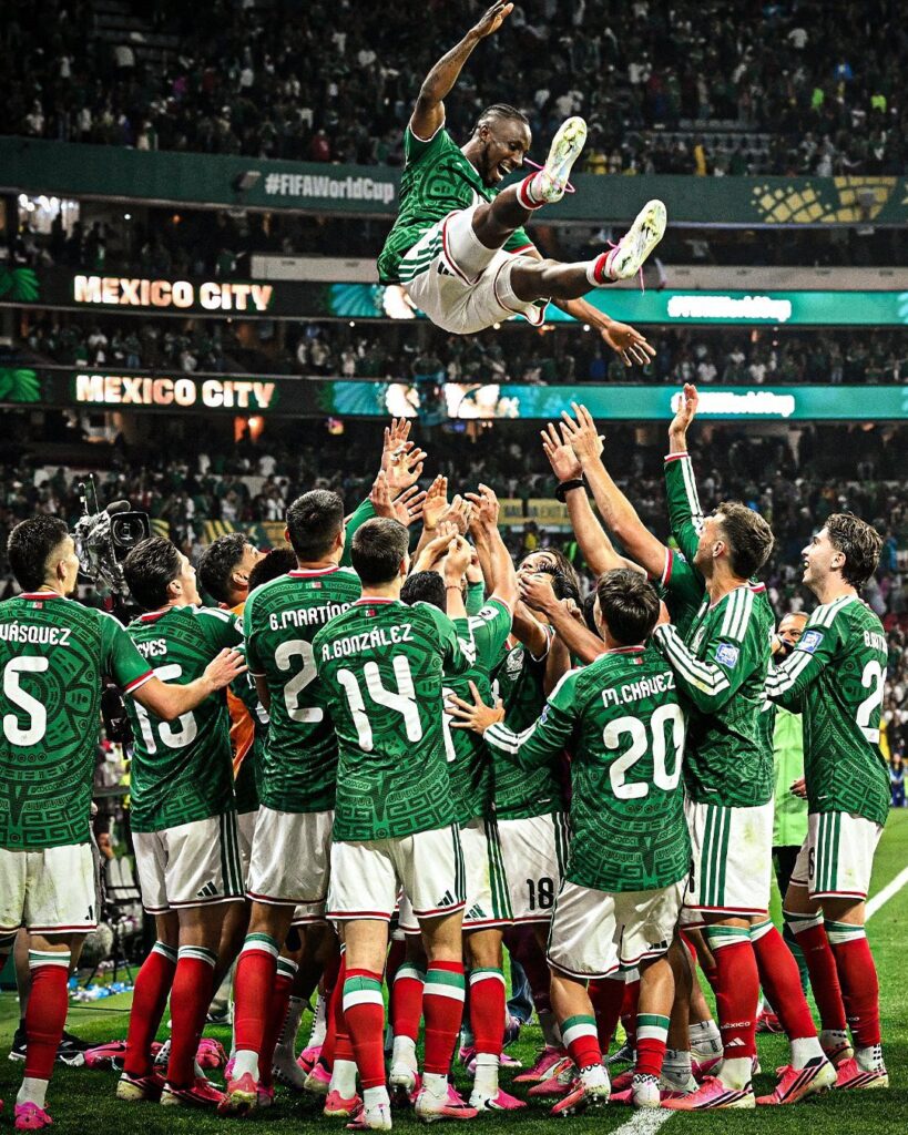 México impuso su localía, eliminó a Ecuador y provocó la salida de Beccacece.