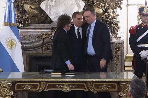 Javier Milei le tomó juramento a Diego Santilli como nuevo jefe de Gabinete