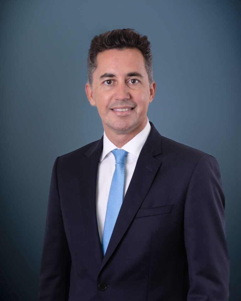 El ministro Manuel Calvo asume la Jefatura de Gabinete