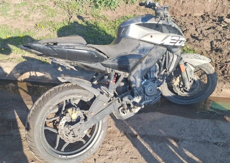 Robaron una moto de un garaje y la Policía la encontró abandonada horas después