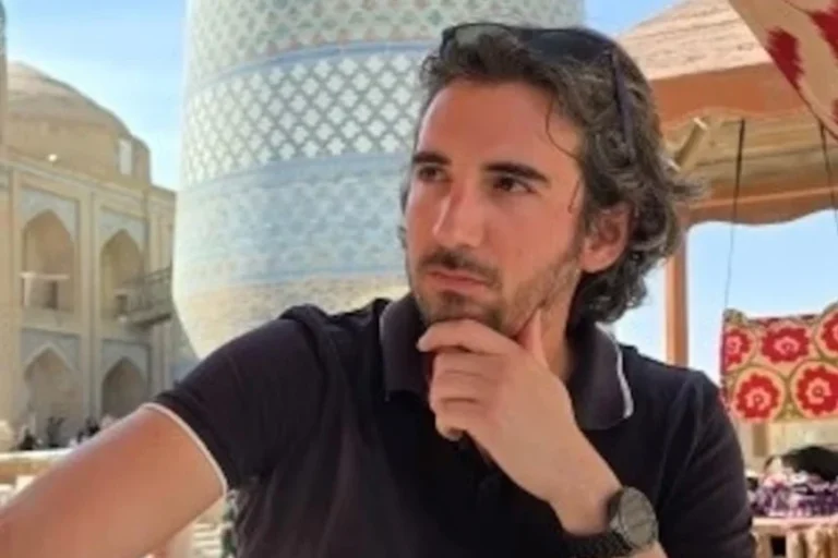 Quién era el ingeniero argentino asesinado de 13 puñaladas en España por un presunto ataque de celos.