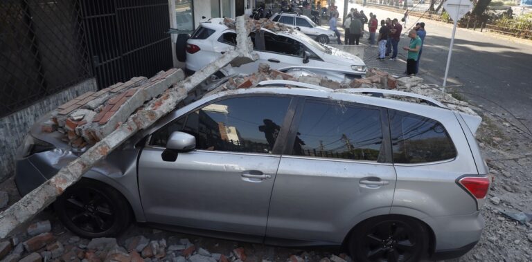 Fuerte sismo de 7,4 sacudió Colombia y se sintió en Bogotá, Medellín y Cali