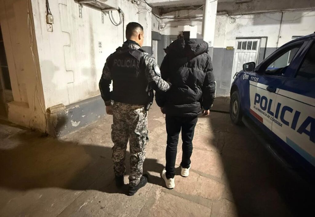 Alta Gracia: detuvieron a un hombre acusado de agredir a su expareja y provocar daños en una vivienda