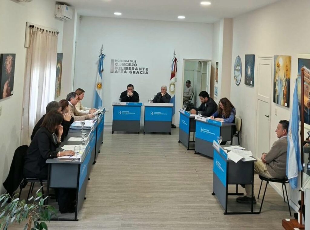 Innédito: pasó a comisión la modificación del organigrama municipal