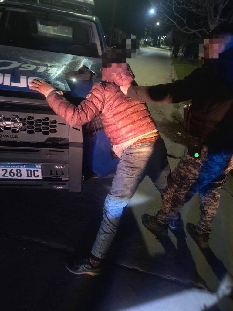 APREHENSIÓN DE MAYOR POR DELITO Y SECUESTRO DE MOTOCICLETA
