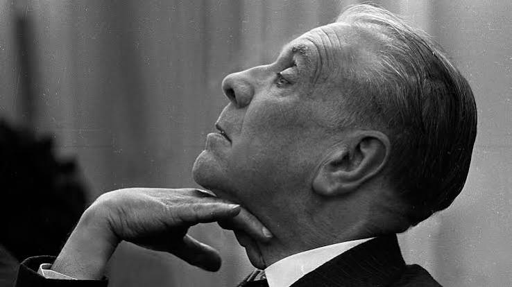 Borges: qué dijeron los grandes escritores del hombre “que contenía todos los libros del mundo”