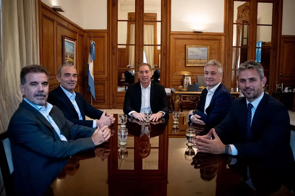 LLA y el PRO empiezan a mover las fichas rumbo a 2027