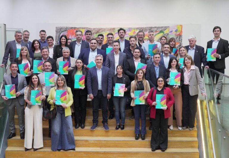 Nuevos radios urbanos: el Ejecutivo provincial presentó proyectos para 22 localidades