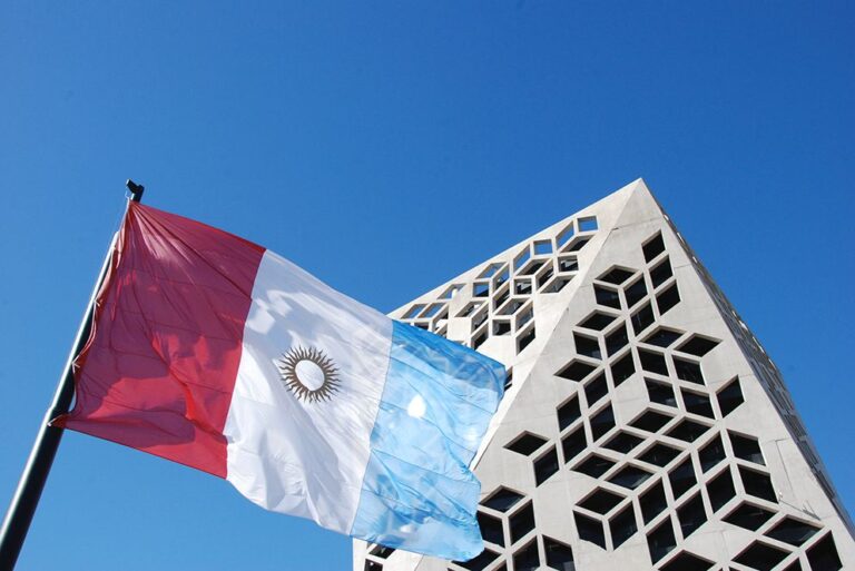 Estudiantes de 4° año prometerán lealtad a la Bandera de Córdoba