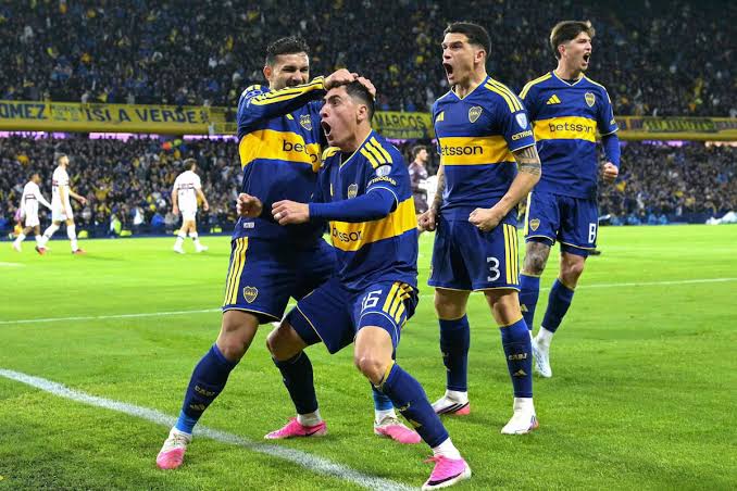 Lujo de Paredes a lo Riquelme y definición de Merentiel: el gol con el que Boca abrió el marcador ante San Pablo por la Sudamericana