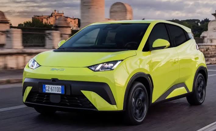 Guerra contra los autos chinos: las principales marcas salieron a competir con versiones más baratas de sus modelos más exitosos