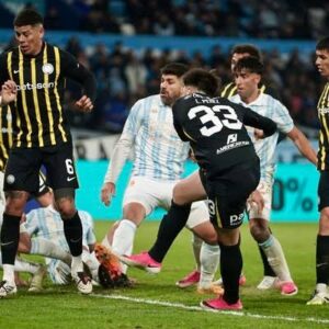 ATLÉTICO TUCUMÁN VENCIÓ A RACING SOBRE LA HORA