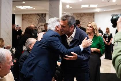 Un acto por De la Sota reunió a Massa, Schiaretti, Llaryora y Brito