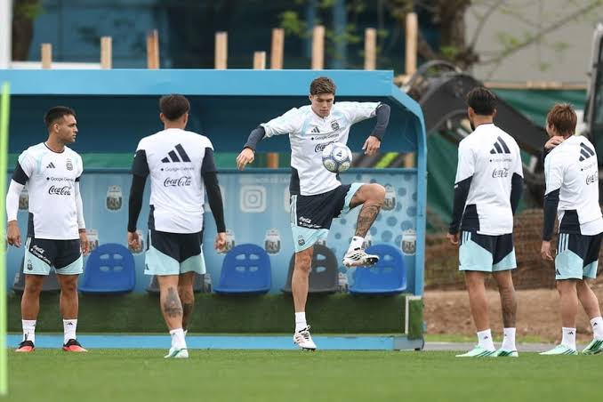 La selección argentina jugará un amistoso ante Bolivia en su primer partido tras el Mundial: hora, TV y todo lo que hay que saber