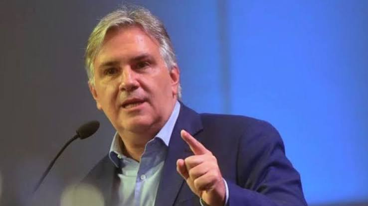 Encuesta: el desorden opositor le garantizaría la reelección a Llaryora