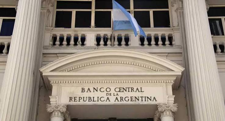 El Banco Central reconoció la participación de bancos extranjeros en la maniobra del oro
