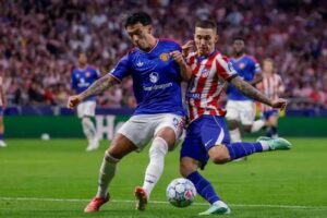 Escándalo en Manchester United por las explosivas declaraciones de Lisandro Martínez: la respuesta del entrenador y la feroz crítica de tres leyendas